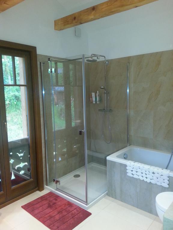 Magnifique Chalet Valerie 5 Chambres A Coucher & Vue Unique กรียง ห้อง รูปภาพ